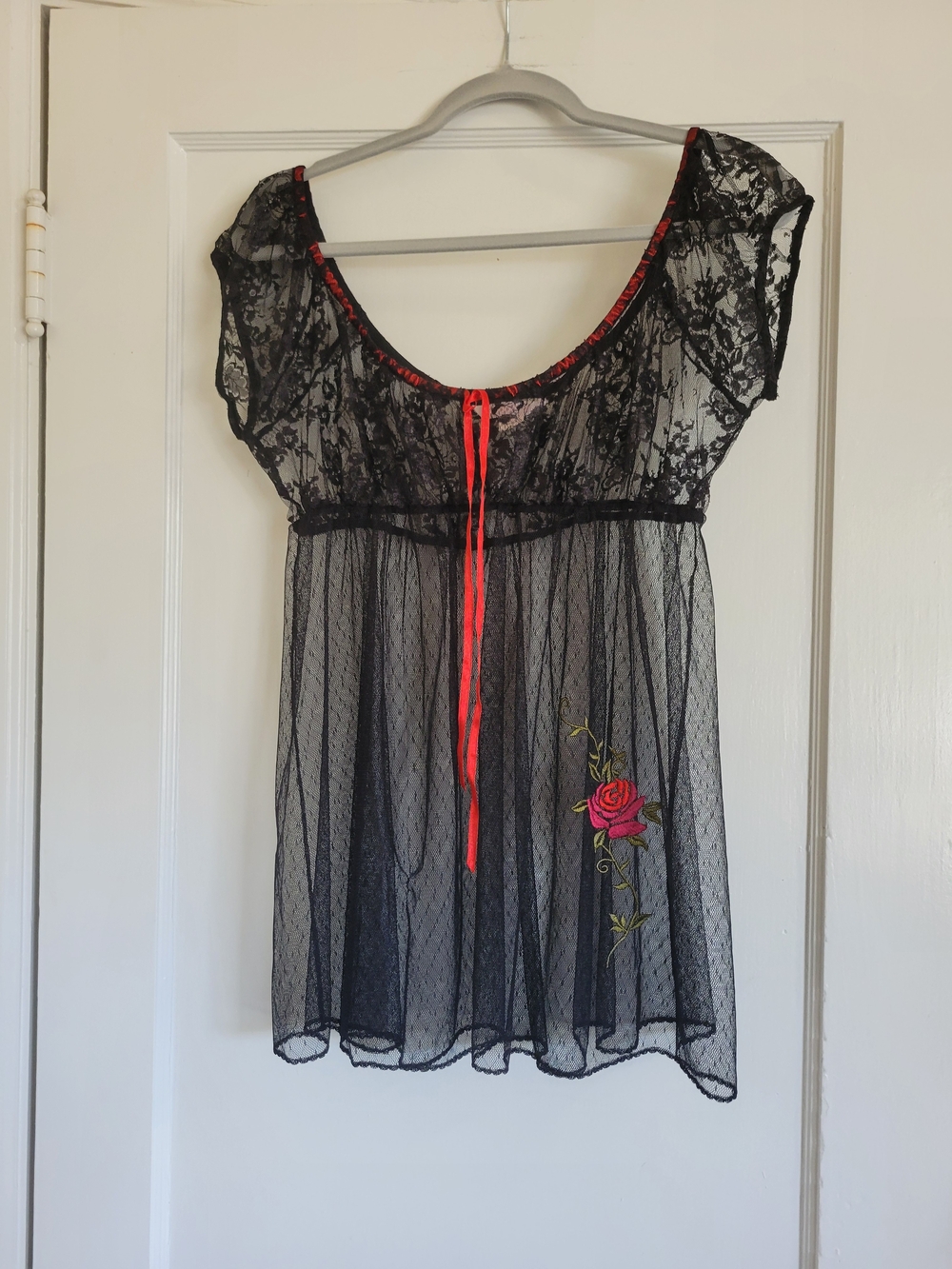 Vintage Victoria Secrer Black Sheer Embroidered Flower Lace Babydoll Nightie